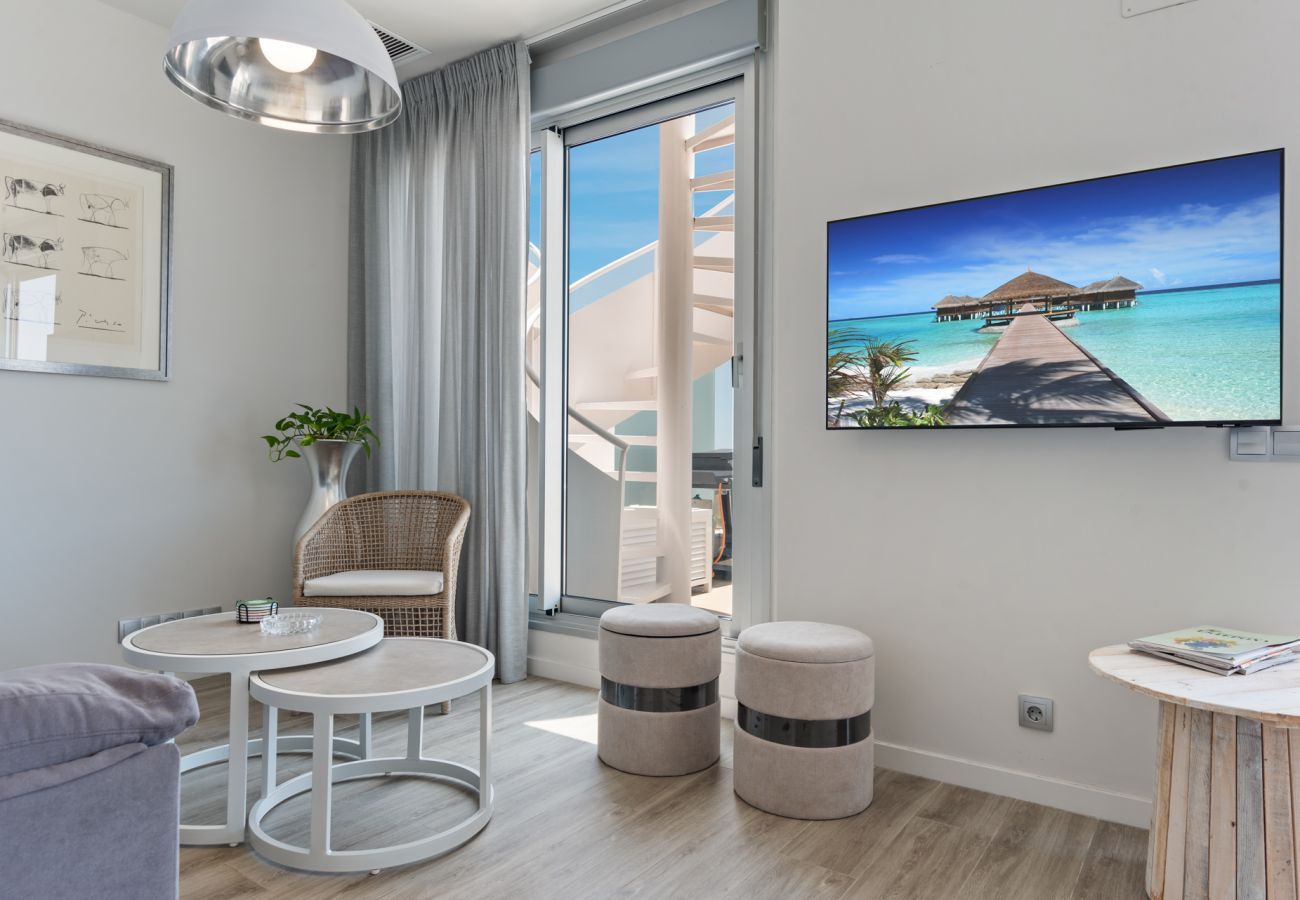 Lejlighed i Estepona - Mirage Penthouse - Sea views & Jacuzzi!