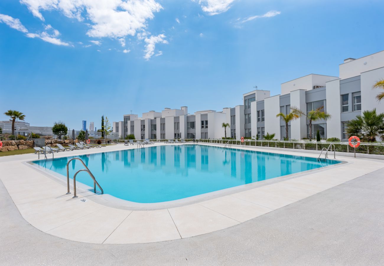 Lejlighed i Estepona - Mirage Penthouse - Sea views & Jacuzzi!