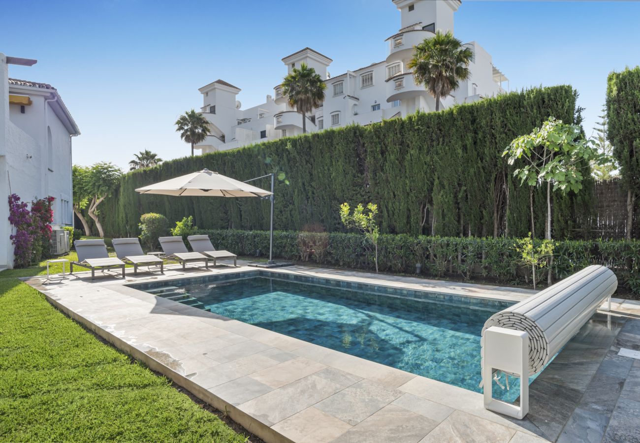 Byhus i Nueva andalucia - Casa Blanca Mar