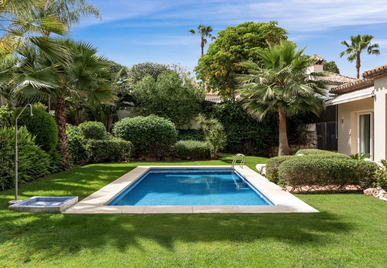 Villa i Nueva andalucia - Villa Cozy