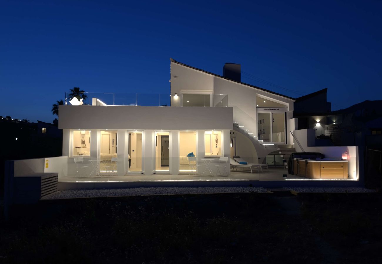 Byhus i Estepona - Casa Bahia Dorada