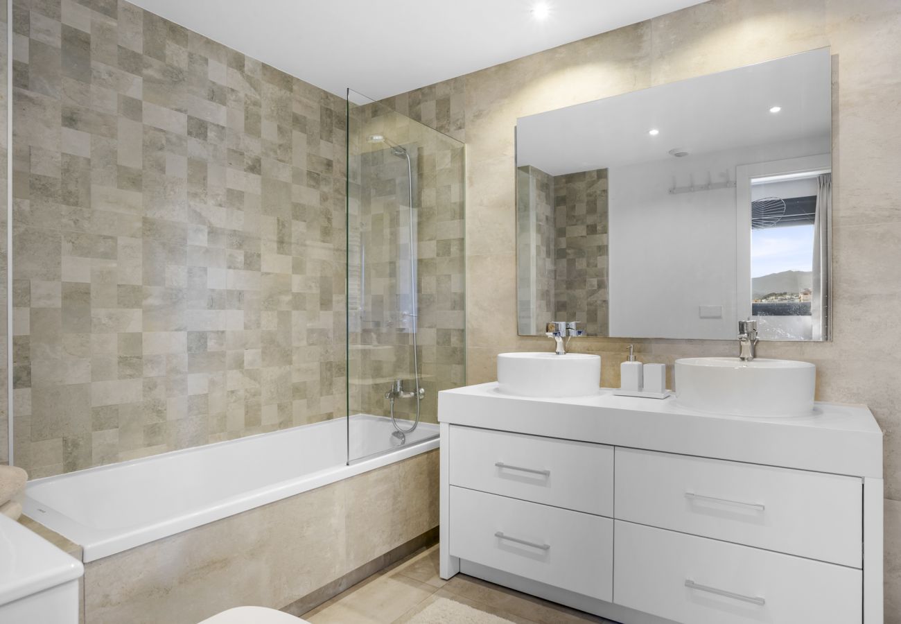 Lejlighed i Estepona - Infinity Beach & City