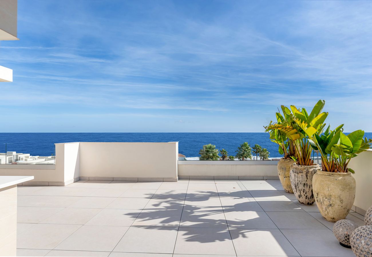 Lejlighed i Estepona - Luxury Beachfront Velaya