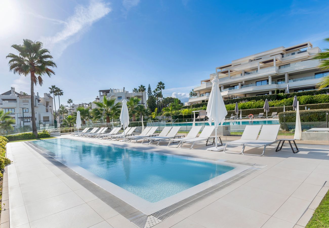 Lejlighed i Estepona - Luxury Beachfront Velaya