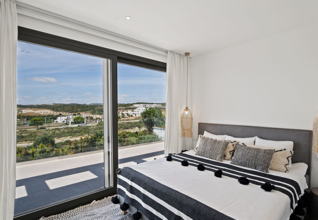 Villa in Estepona - -35% // Villa Sander