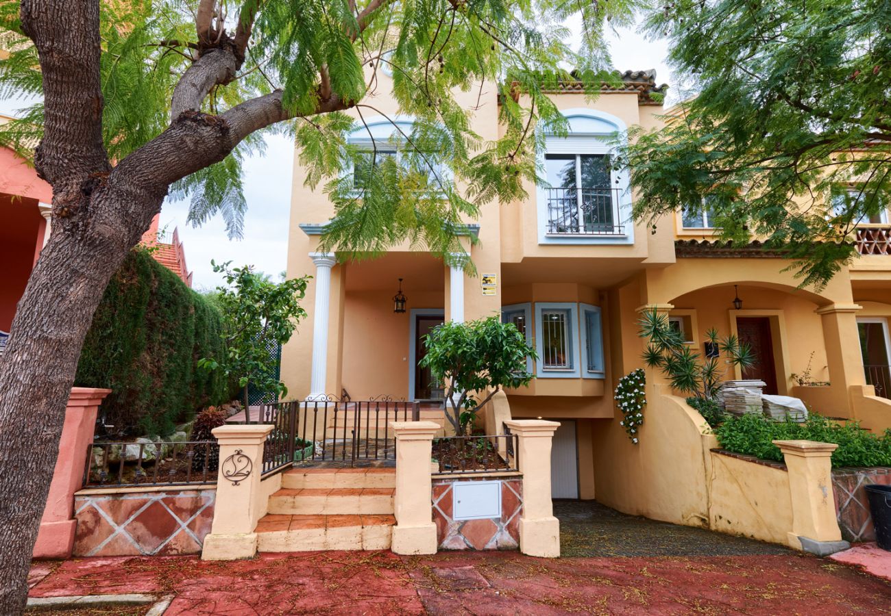 Doppelhaushälfte in Neu-Andalusien - Casa Vasari