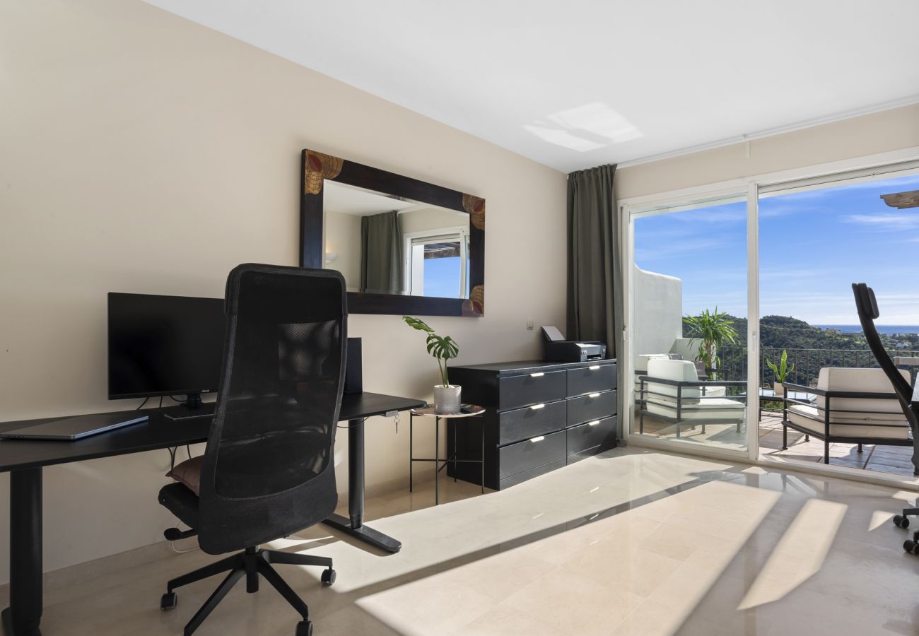 Ferienwohnung in Benahavís - Altos de La Quinta Penthouse