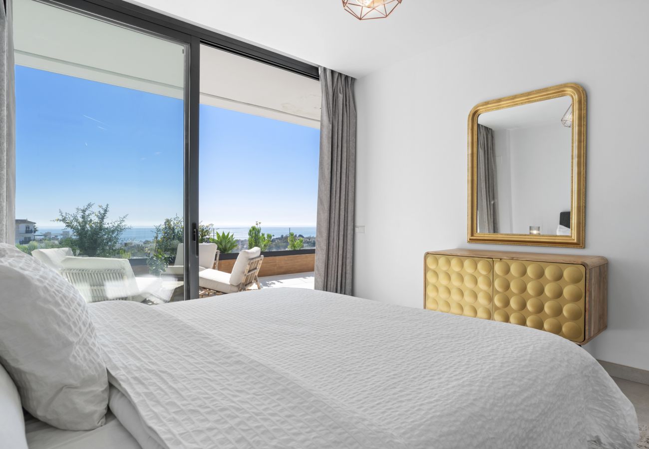 Ferienwohnung in Marbella - Cabopino Penthouse with Private Pool