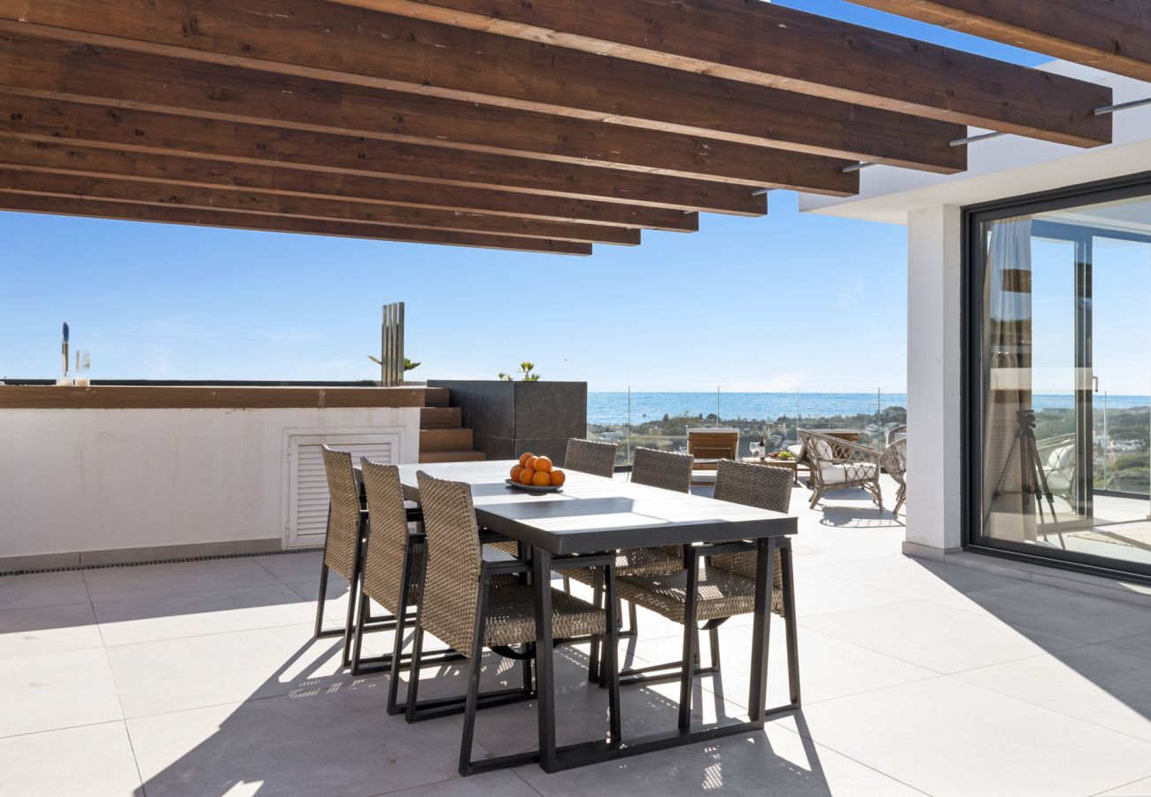 Ferienwohnung in Marbella - Cabopino Penthouse with Private Pool