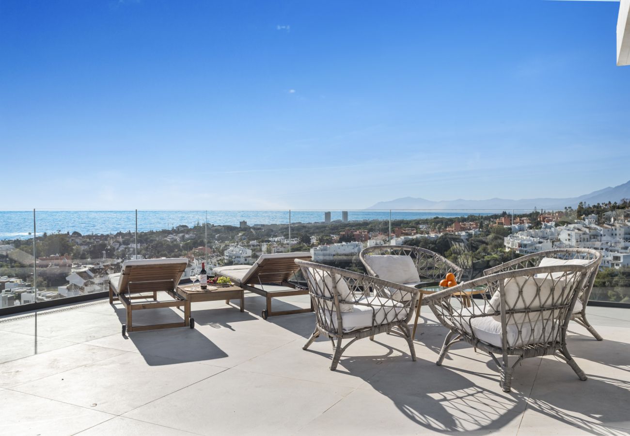 Ferienwohnung in Marbella - Cabopino Penthouse with Private Pool
