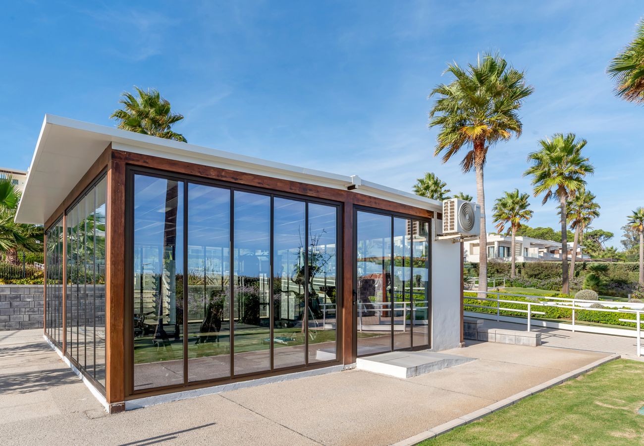 Ferienwohnung in Estepona - Luxury Beachfront Velaya