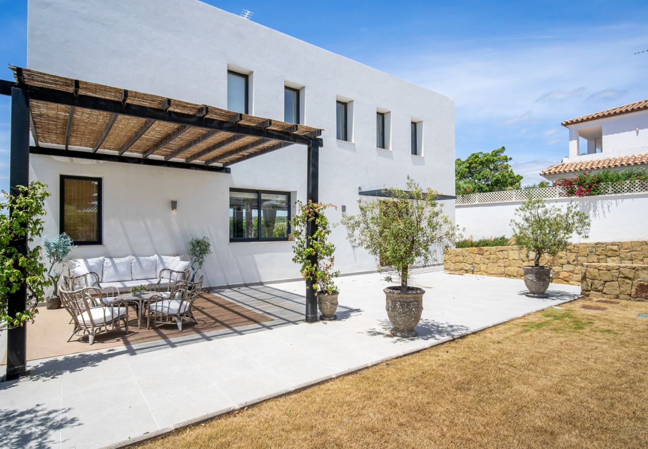 Villa en Estepona - -35% // Villa Sander