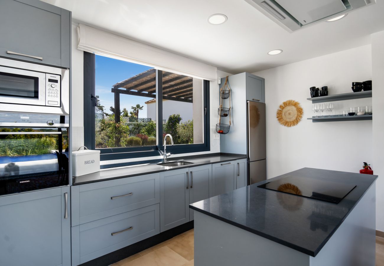 Villa en Estepona - -35% // Villa Sander