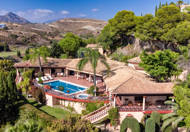 Villa en Estepona - Villa Palm Ridge