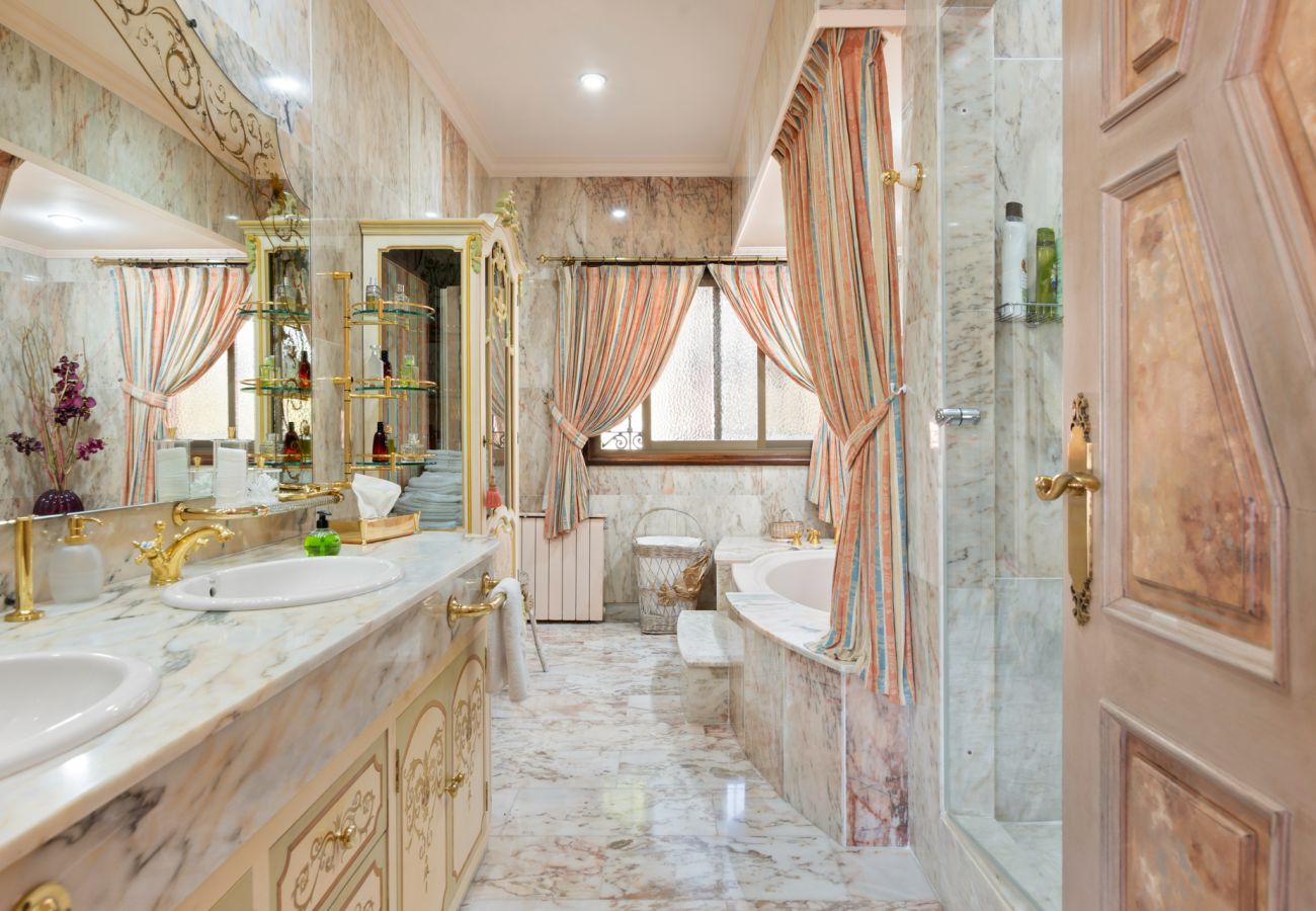 Villa en Estepona - Villa Palm Ridge