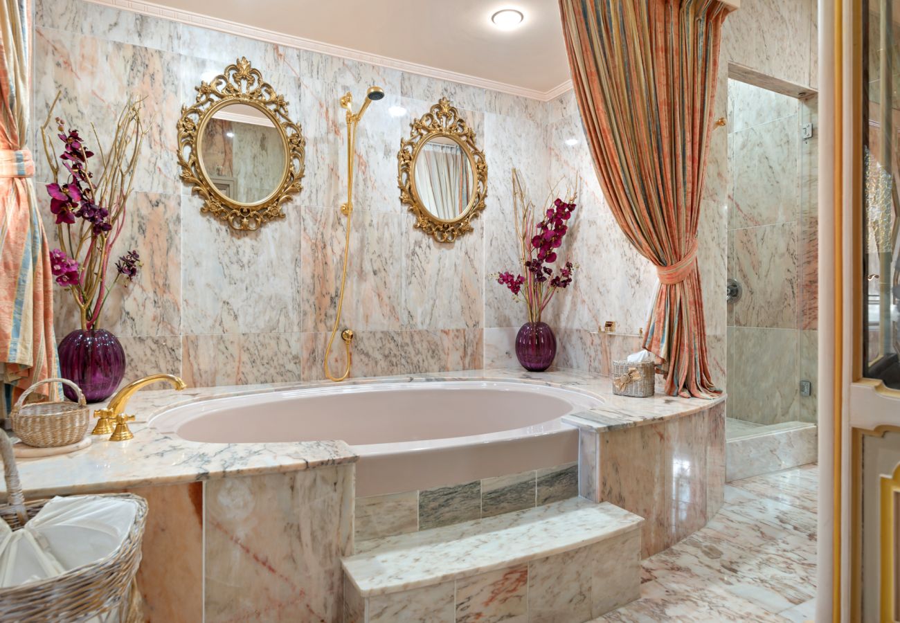 Villa en Estepona - Villa Palm Ridge