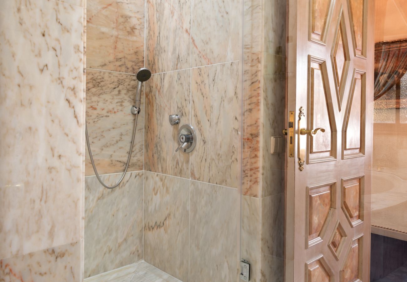 Villa en Estepona - Villa Palm Ridge