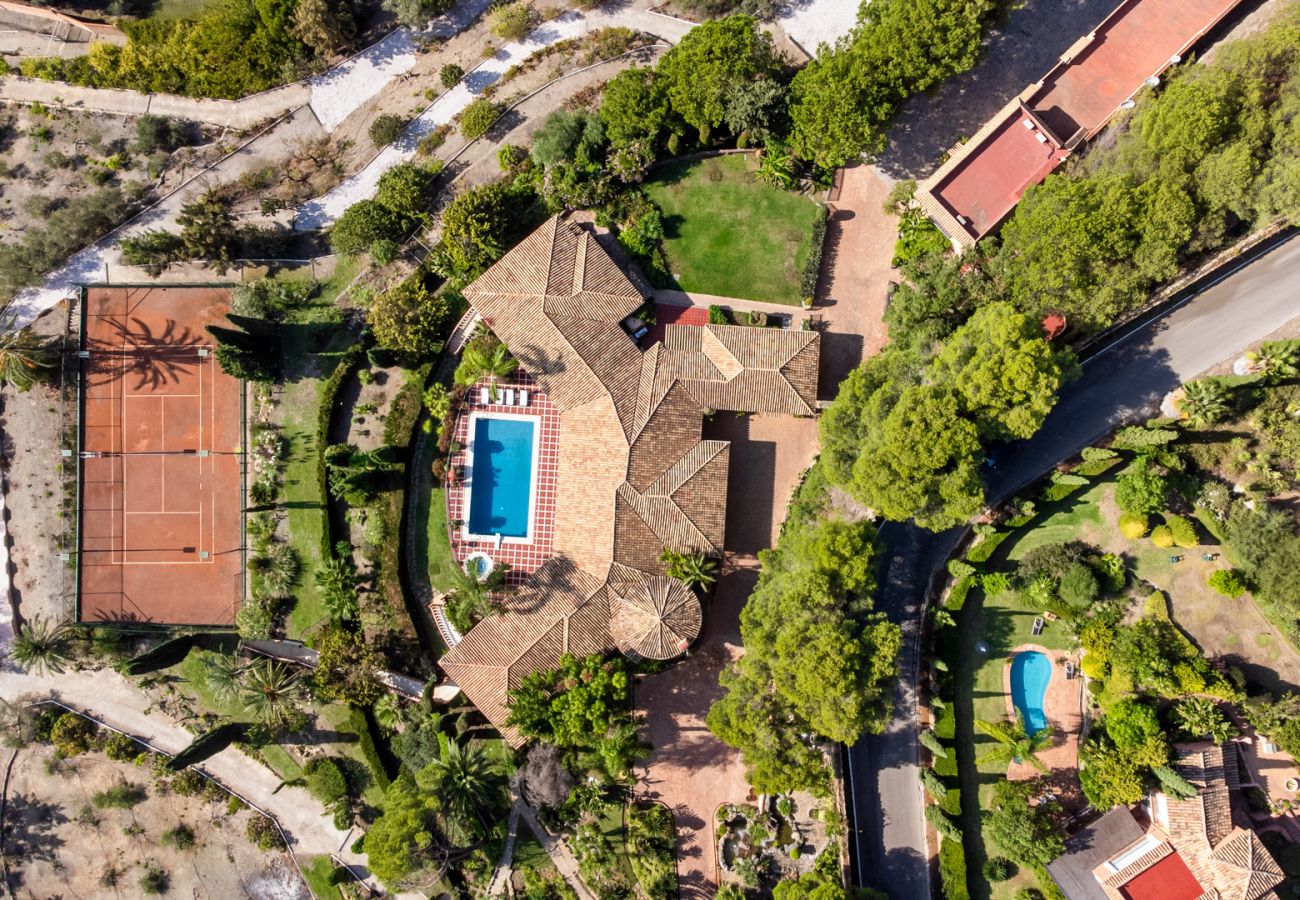Villa en Estepona - Villa Palm Ridge