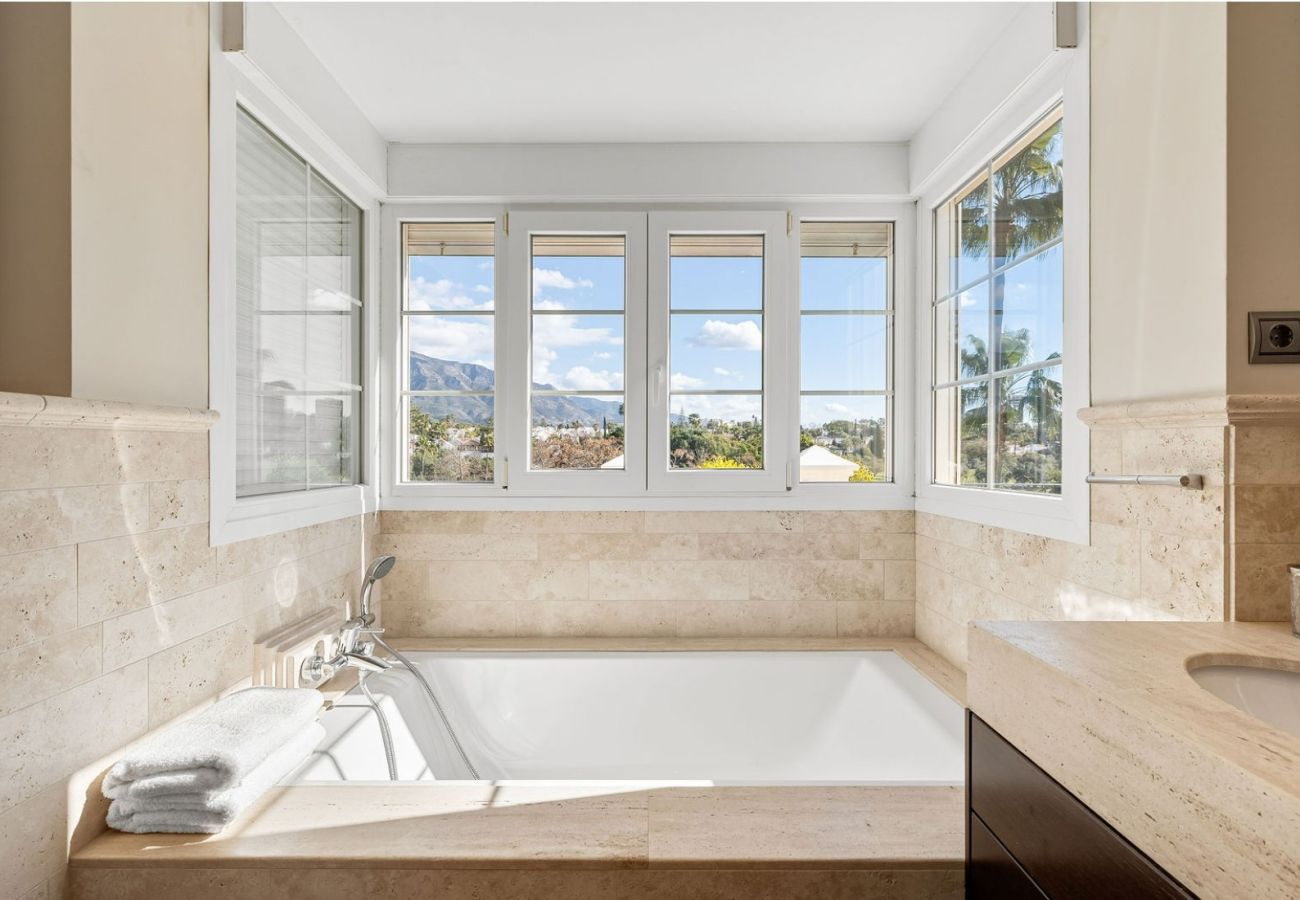 Villa en Nueva andalucia - Villa Las Brisas