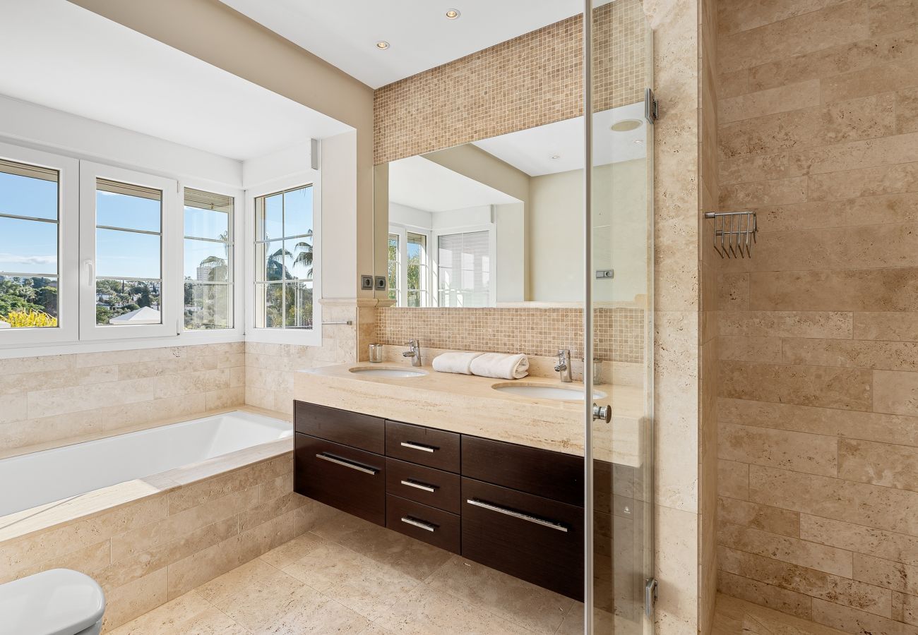 Villa en Nueva andalucia - Villa Las Brisas