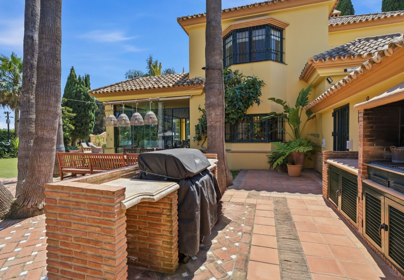 Villa en San Pedro de Alcántara - Villa Amarilla