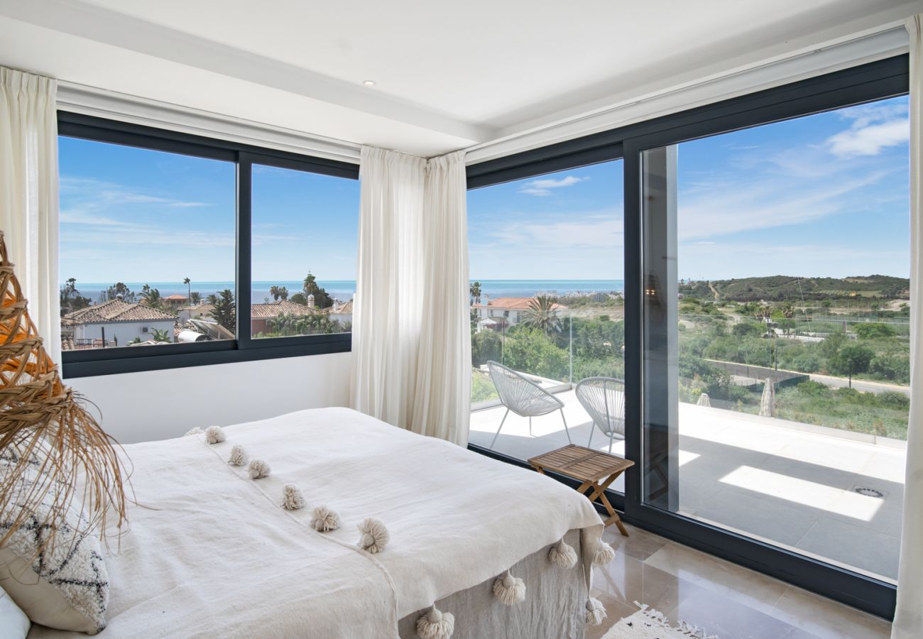 Villa à Estepona - -35% // Villa Sander
