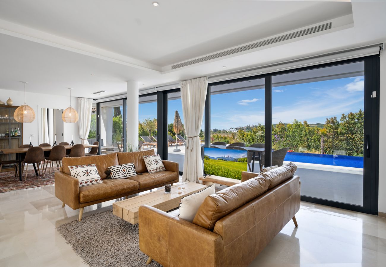 Villa à Estepona - -35% // Villa Sander