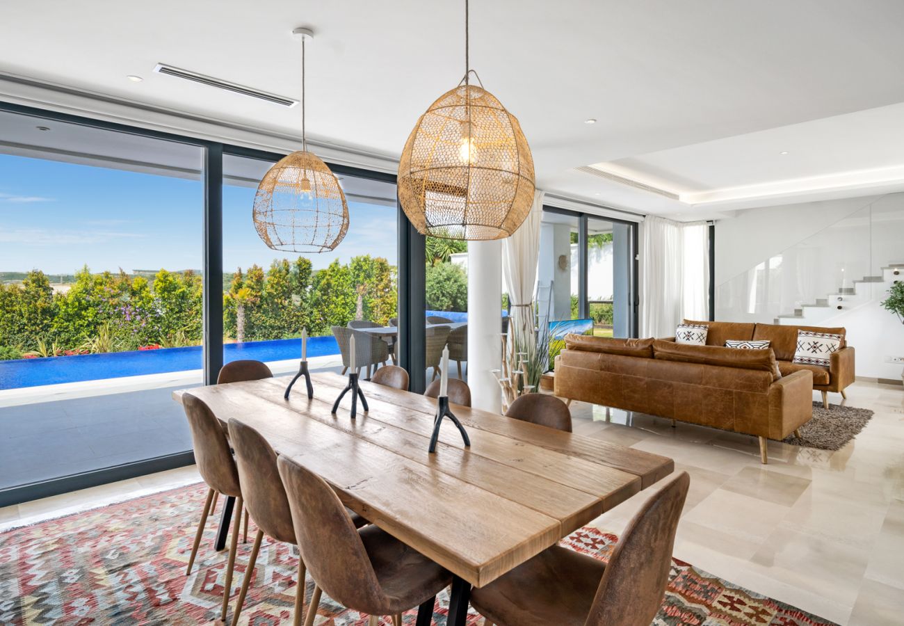 Villa à Estepona - -35% // Villa Sander
