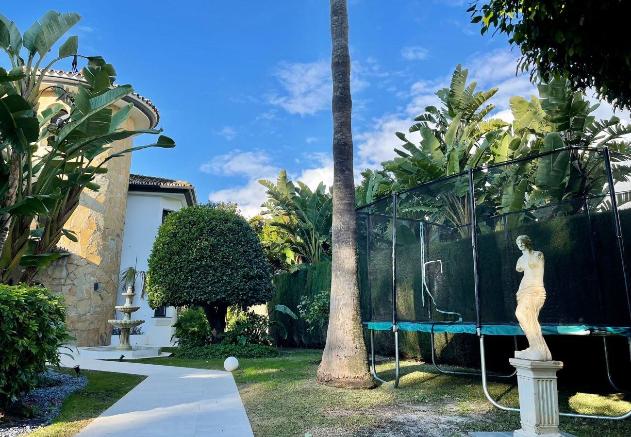 Villa à Estepona - Villa Feliz