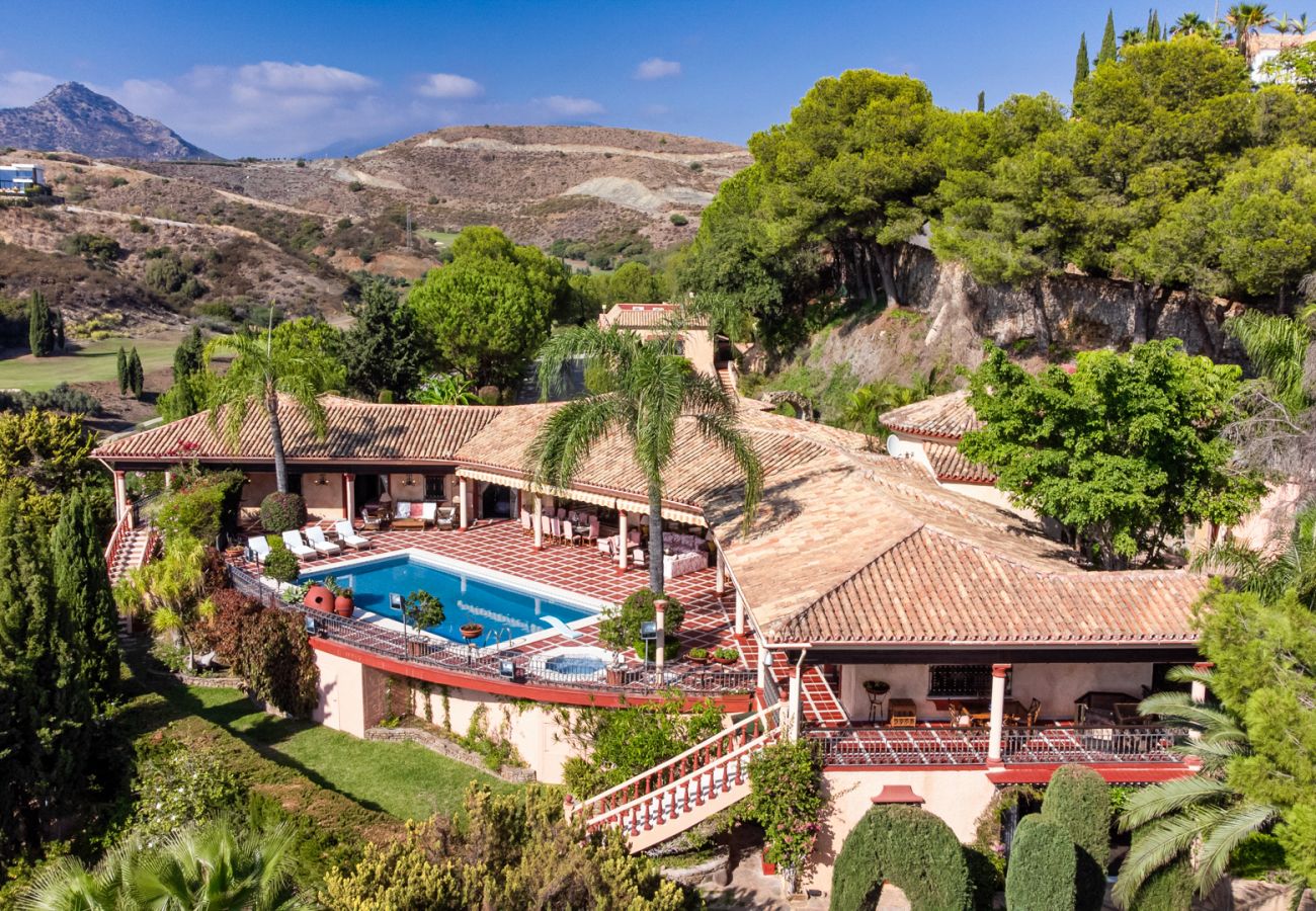 Villa à Estepona - Villa Palm Ridge