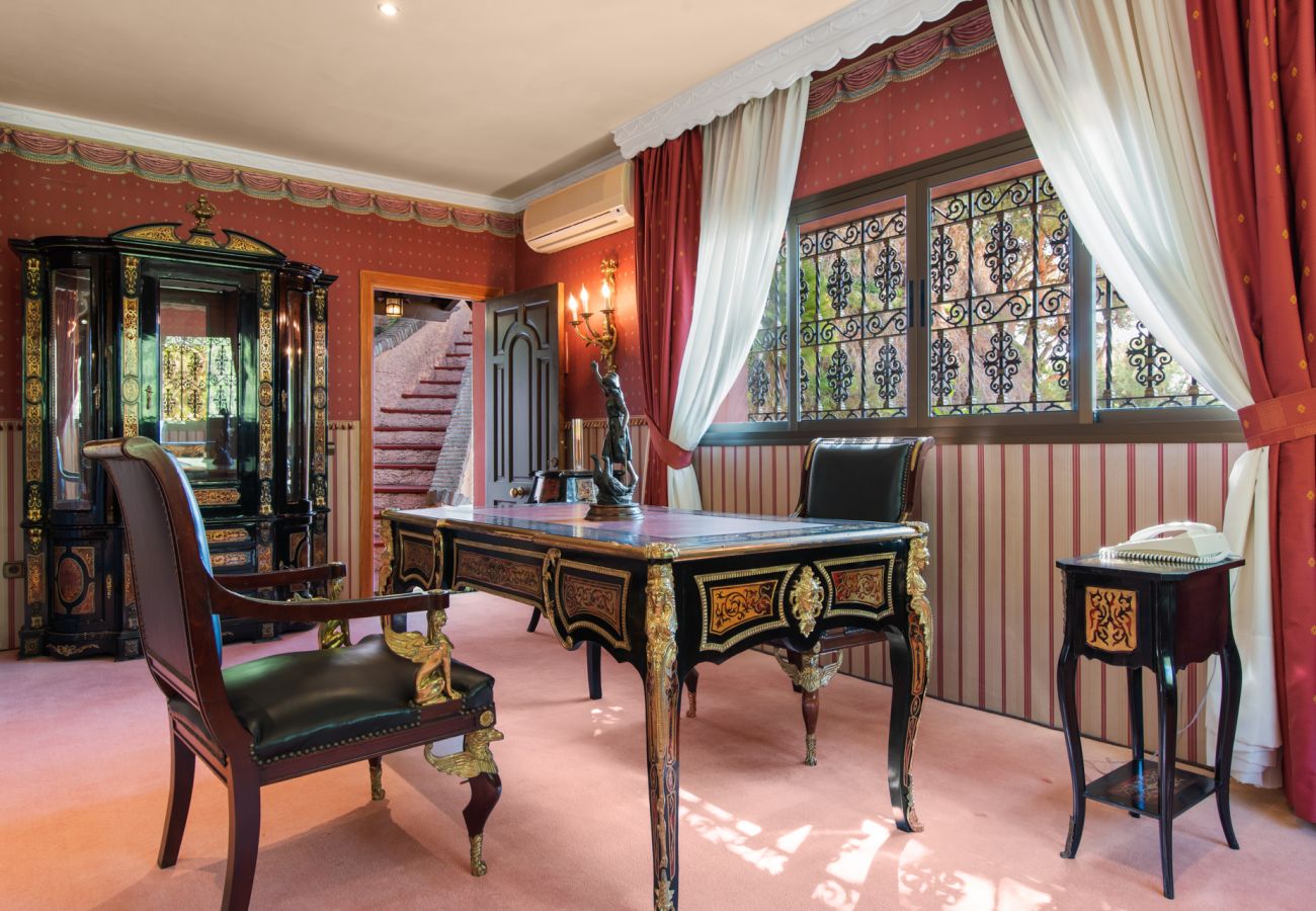 Villa à Estepona - Villa Palm Ridge