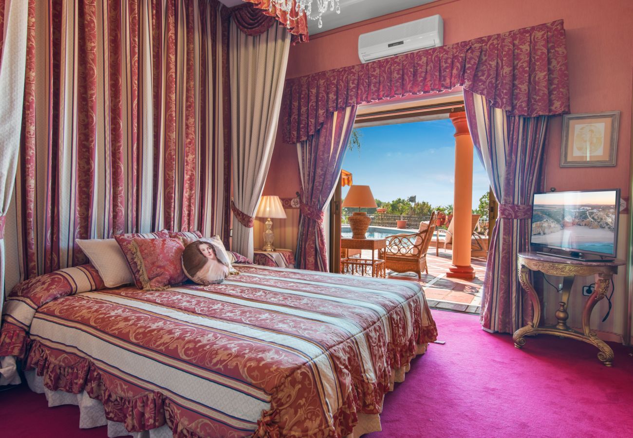 Villa à Estepona - Villa Palm Ridge