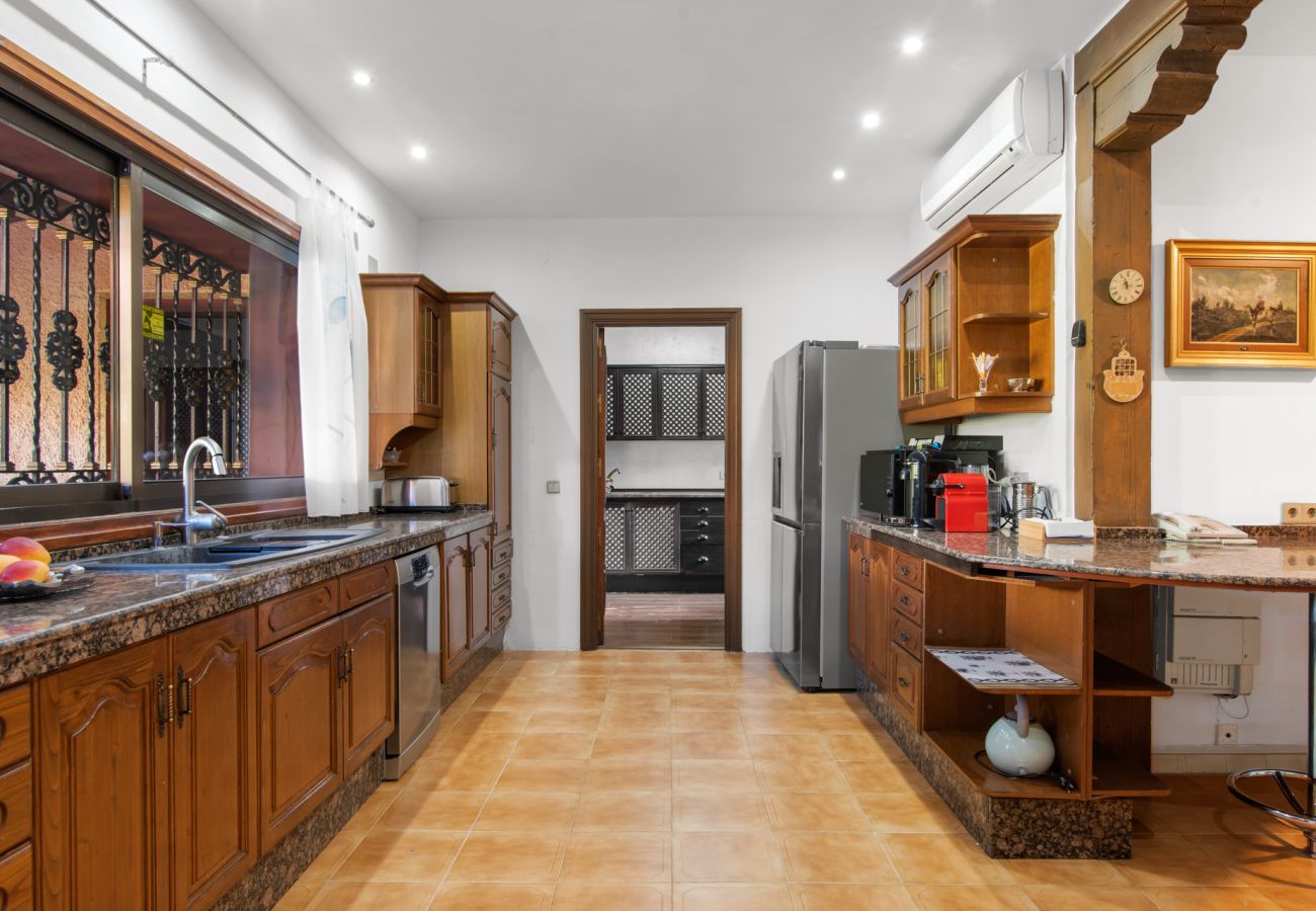 Villa à Estepona - Villa Palm Ridge