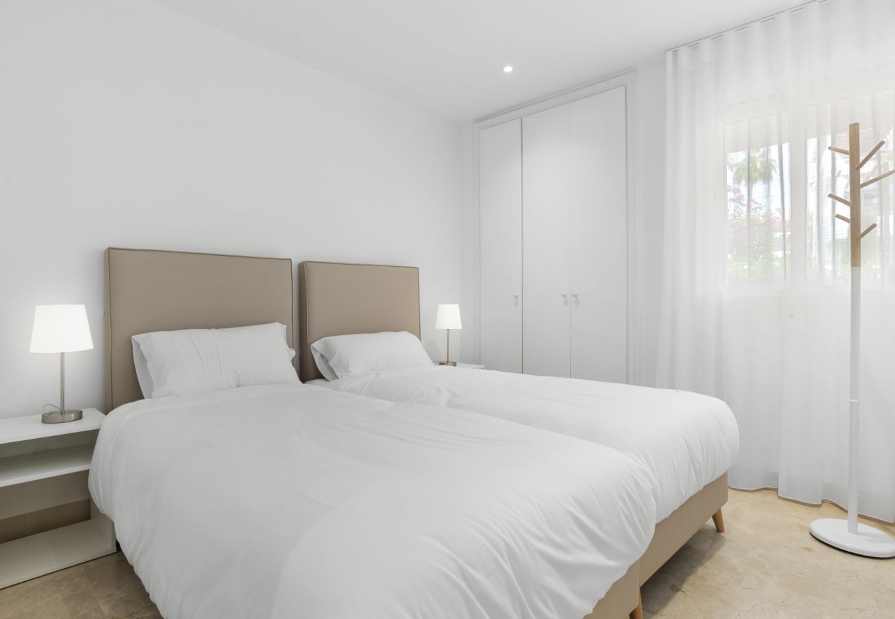 Apartment in Estepona - Selwo Hills