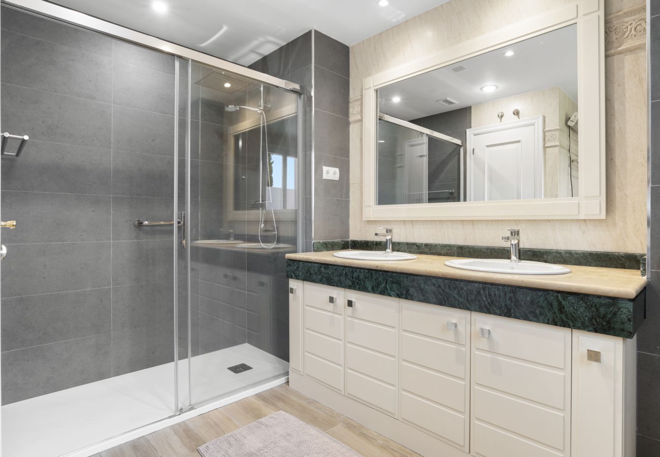 Apartment in Estepona - Selwo Hills
