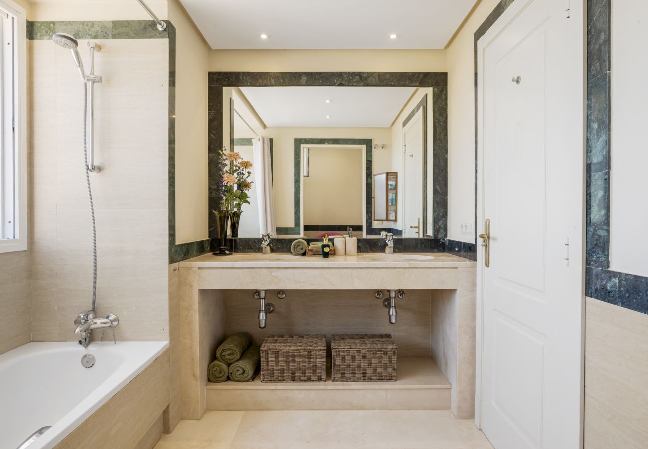 Penthouse in Benahavís - Altos de la Quinta