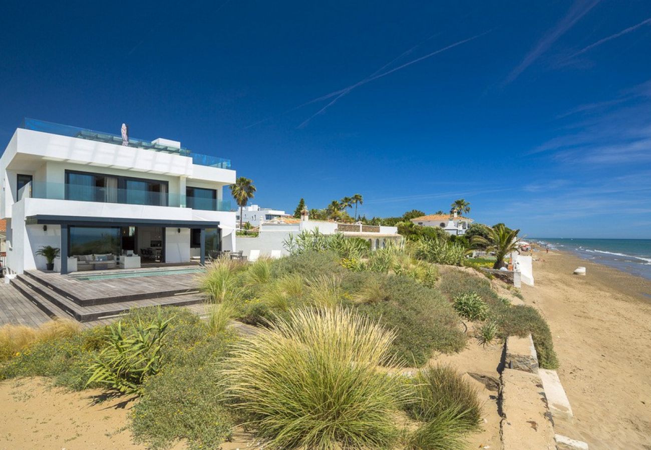 Villa in Marbella - The Beach House