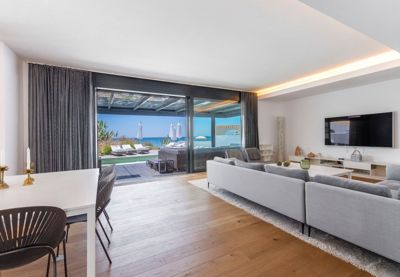 Villa in Marbella - The Beach House