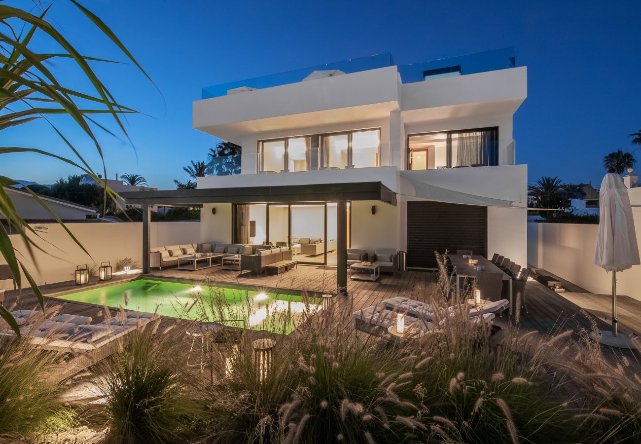 Villa in Marbella - The Beach House