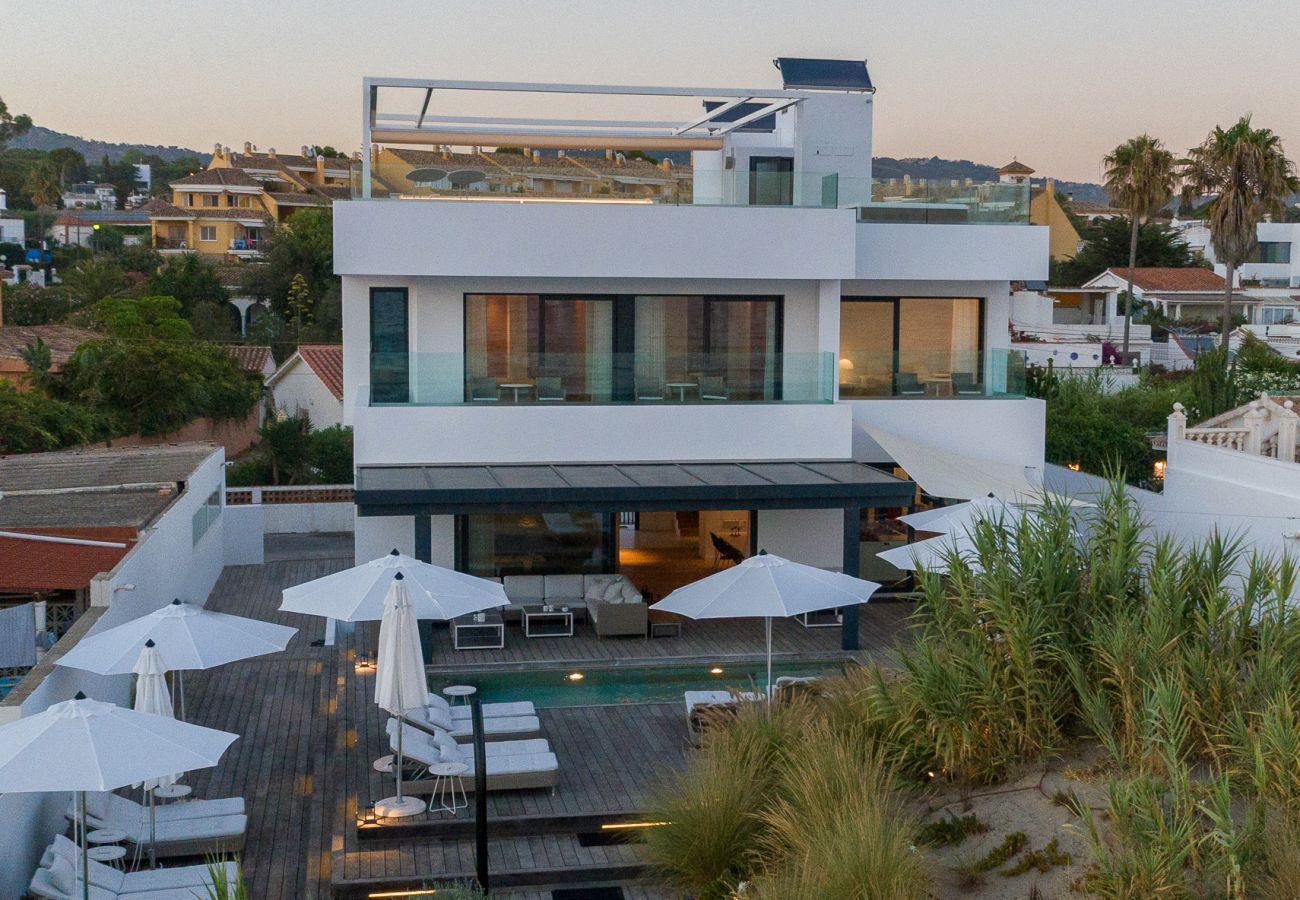 Villa in Marbella - The Beach House