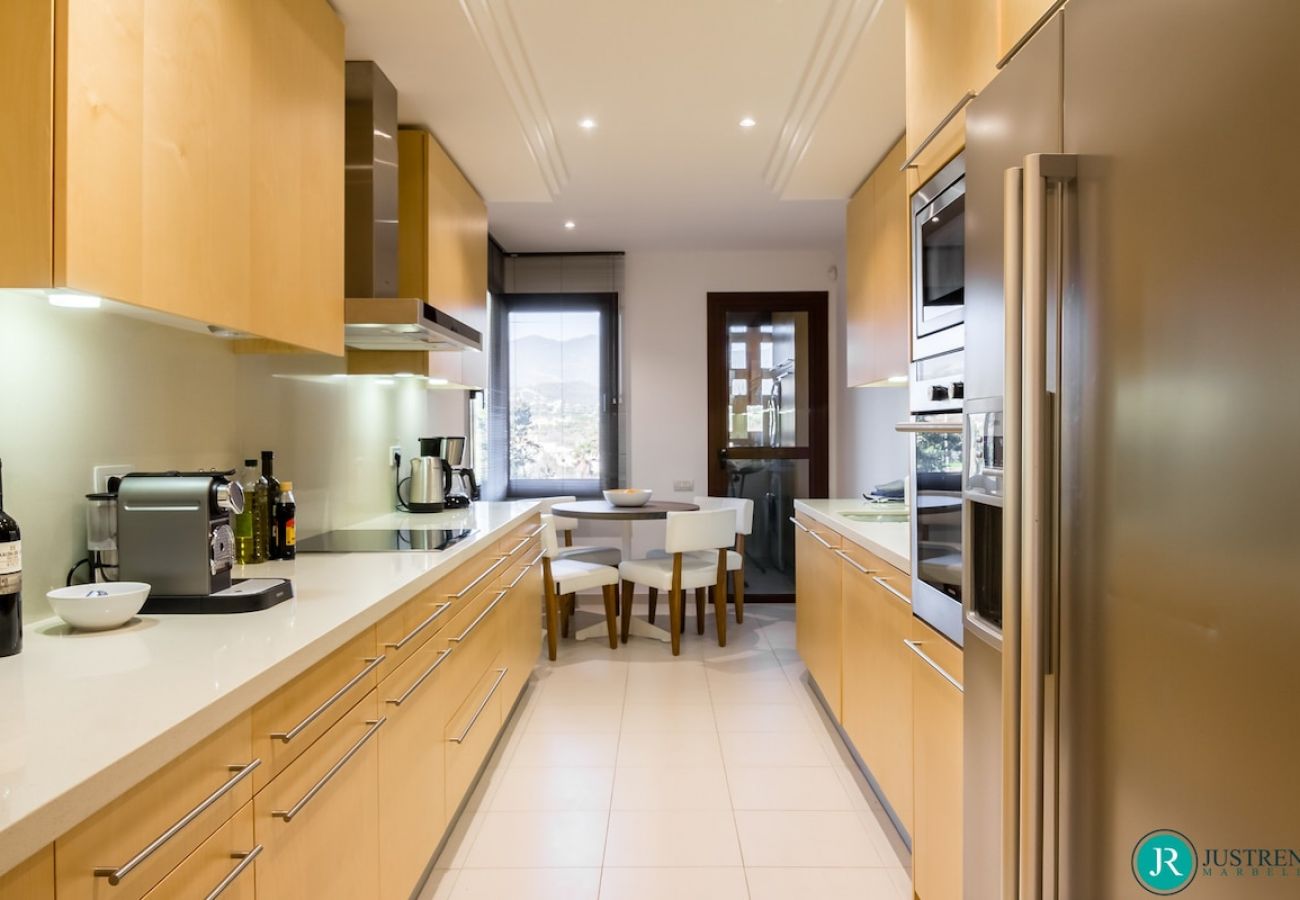 Apartment in Estepona - Penthouse Granados del Mar