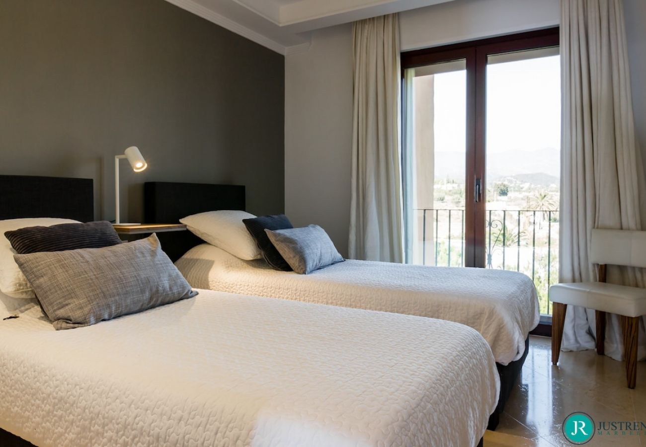 Apartment in Estepona - Penthouse Granados del Mar