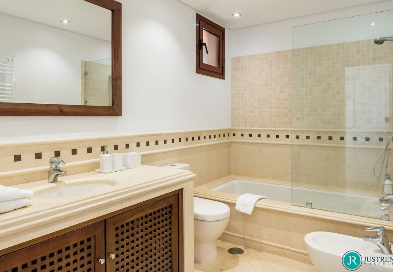 Apartment in Estepona - Penthouse Granados del Mar