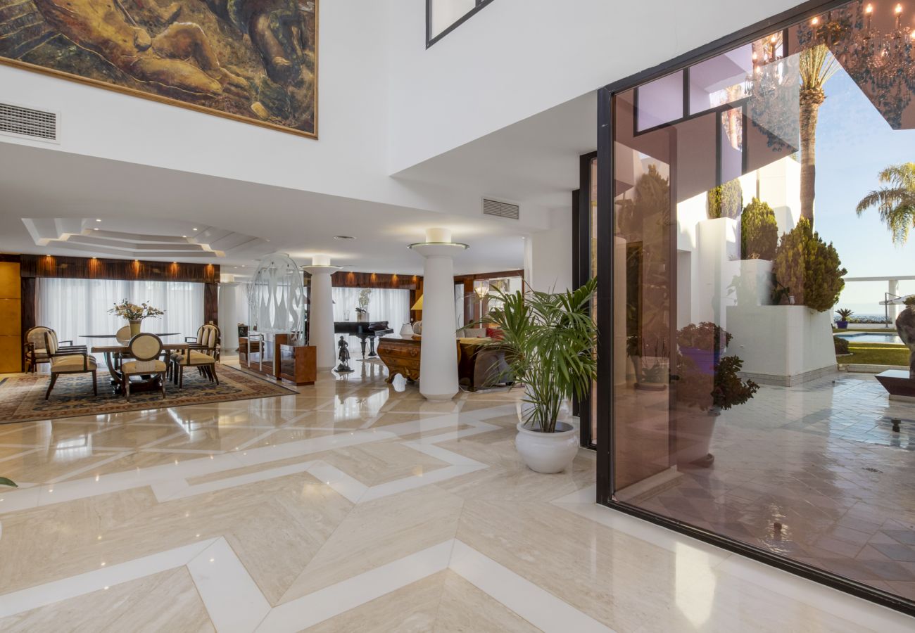 Villa in Nueva andalucia - Villa Azteca