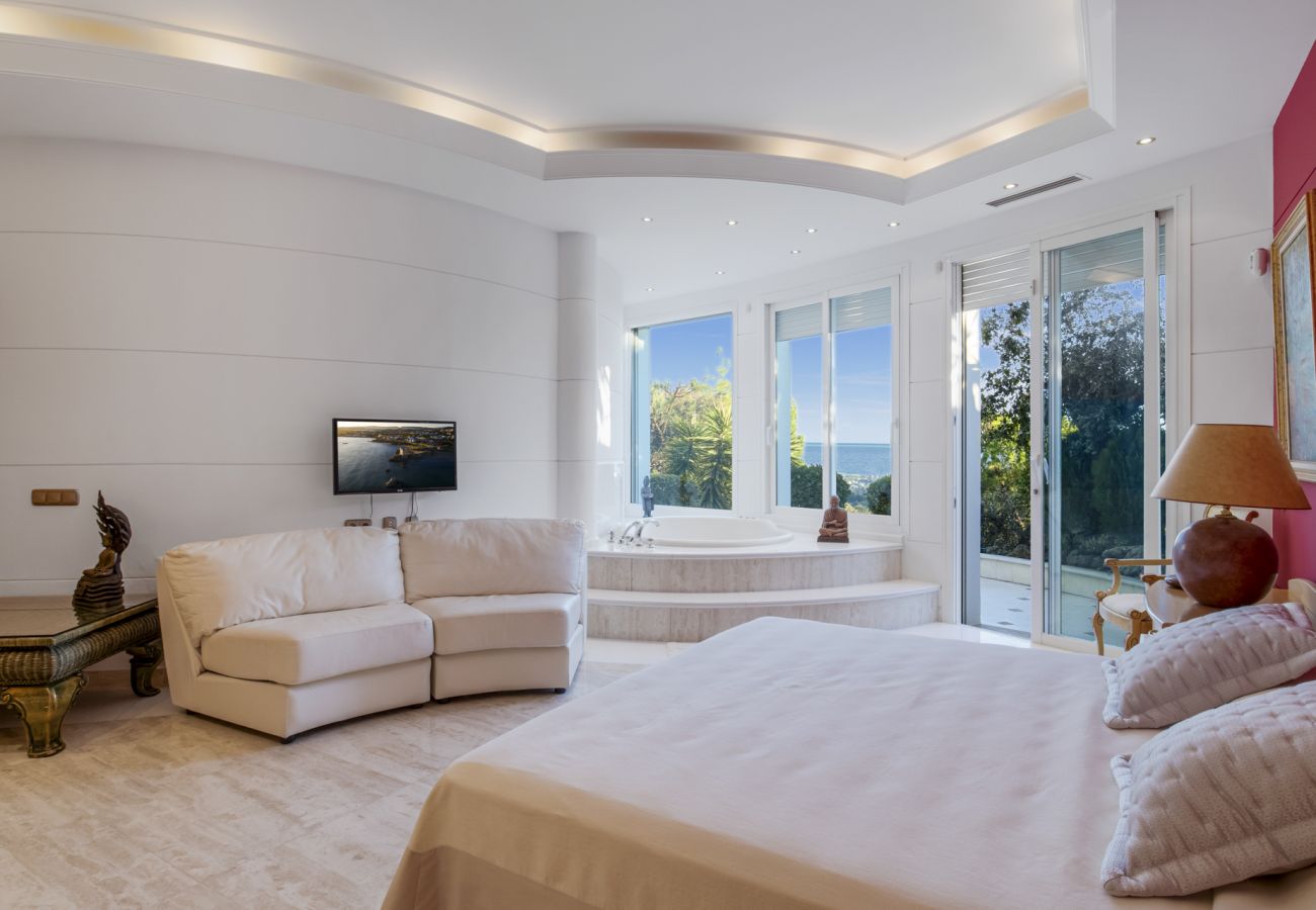 Villa in Nueva andalucia - Villa Azteca