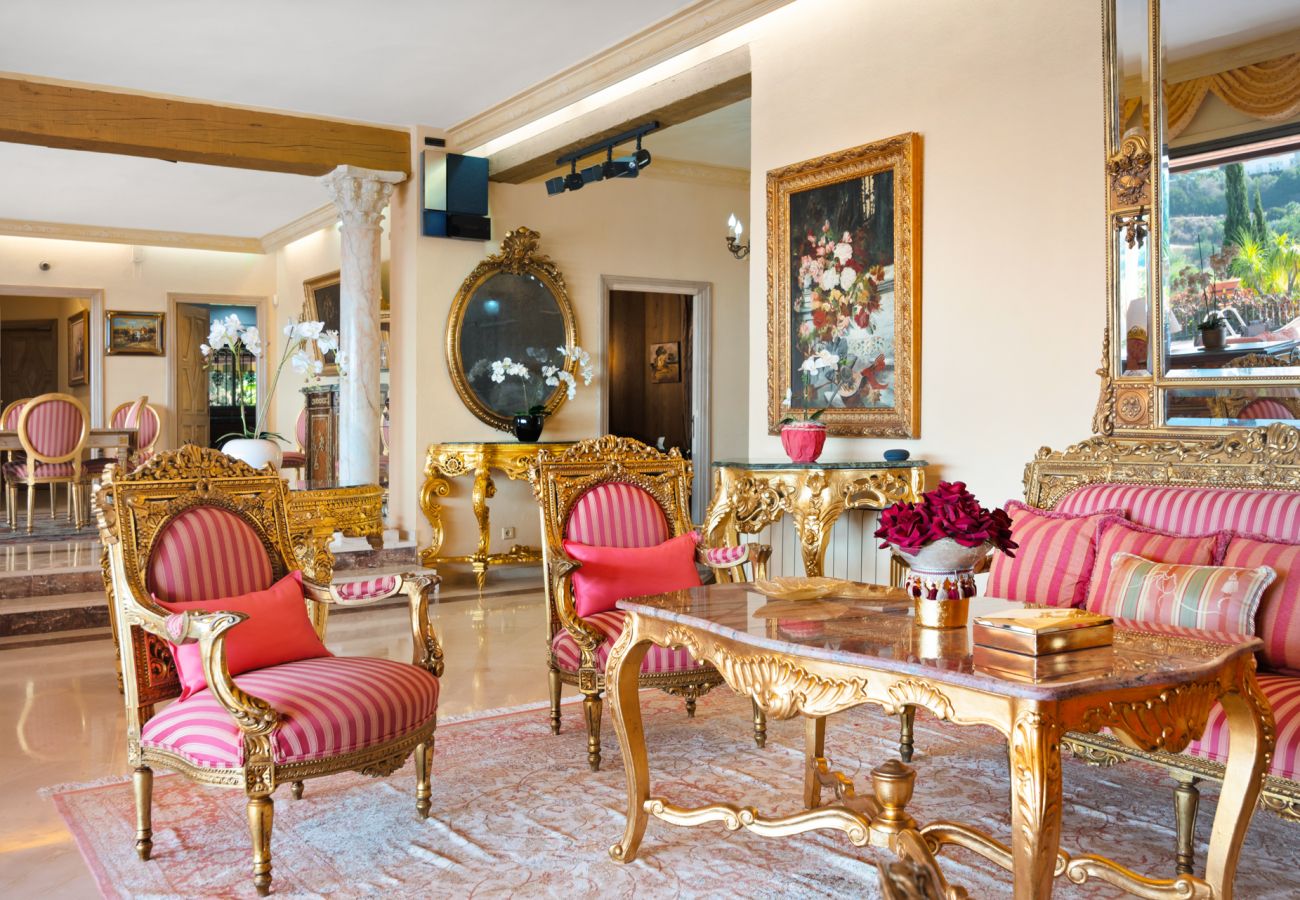 Villa in Estepona - Villa Palm Ridge