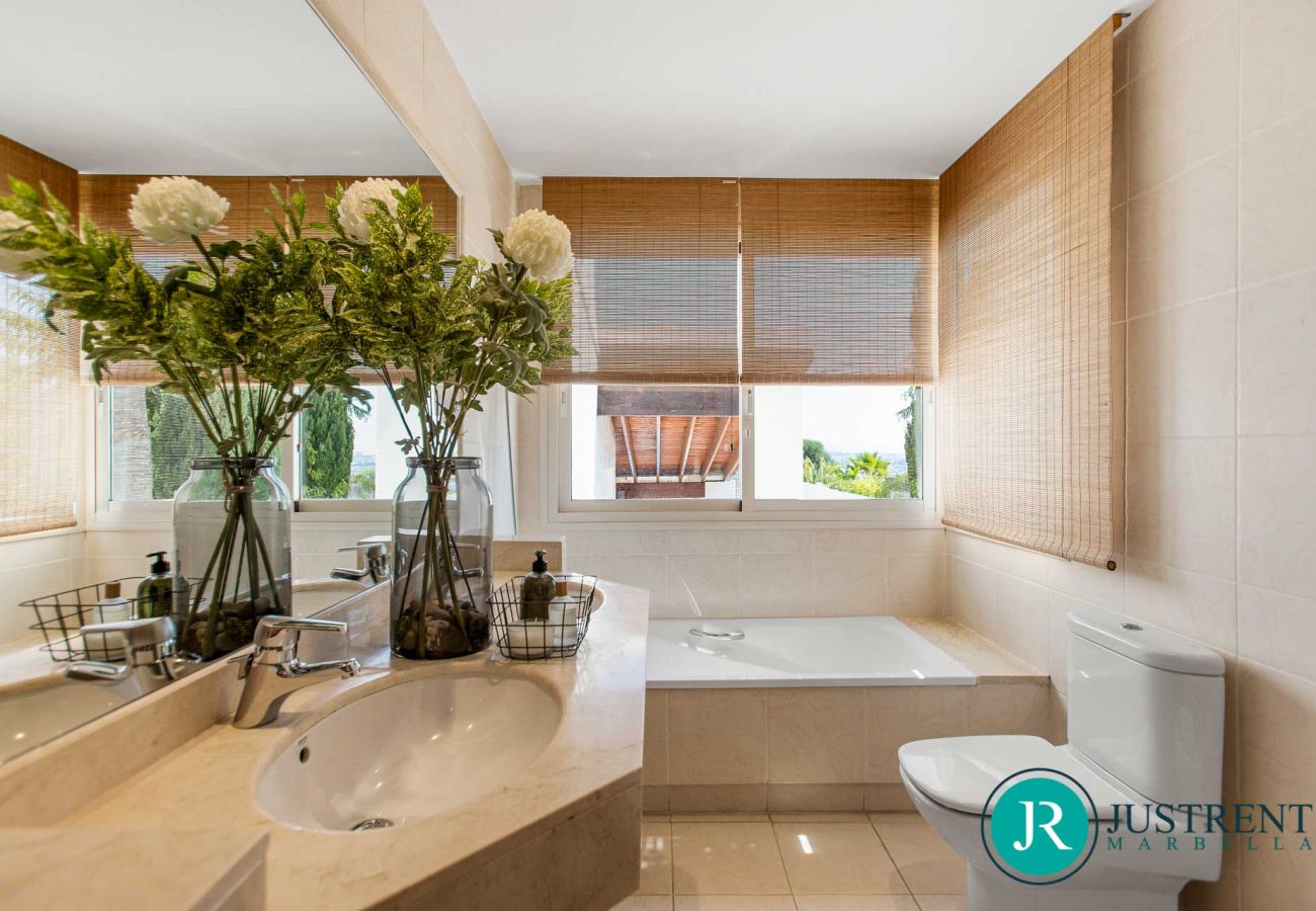 Villa in Benahavís - Villa La Alqueria