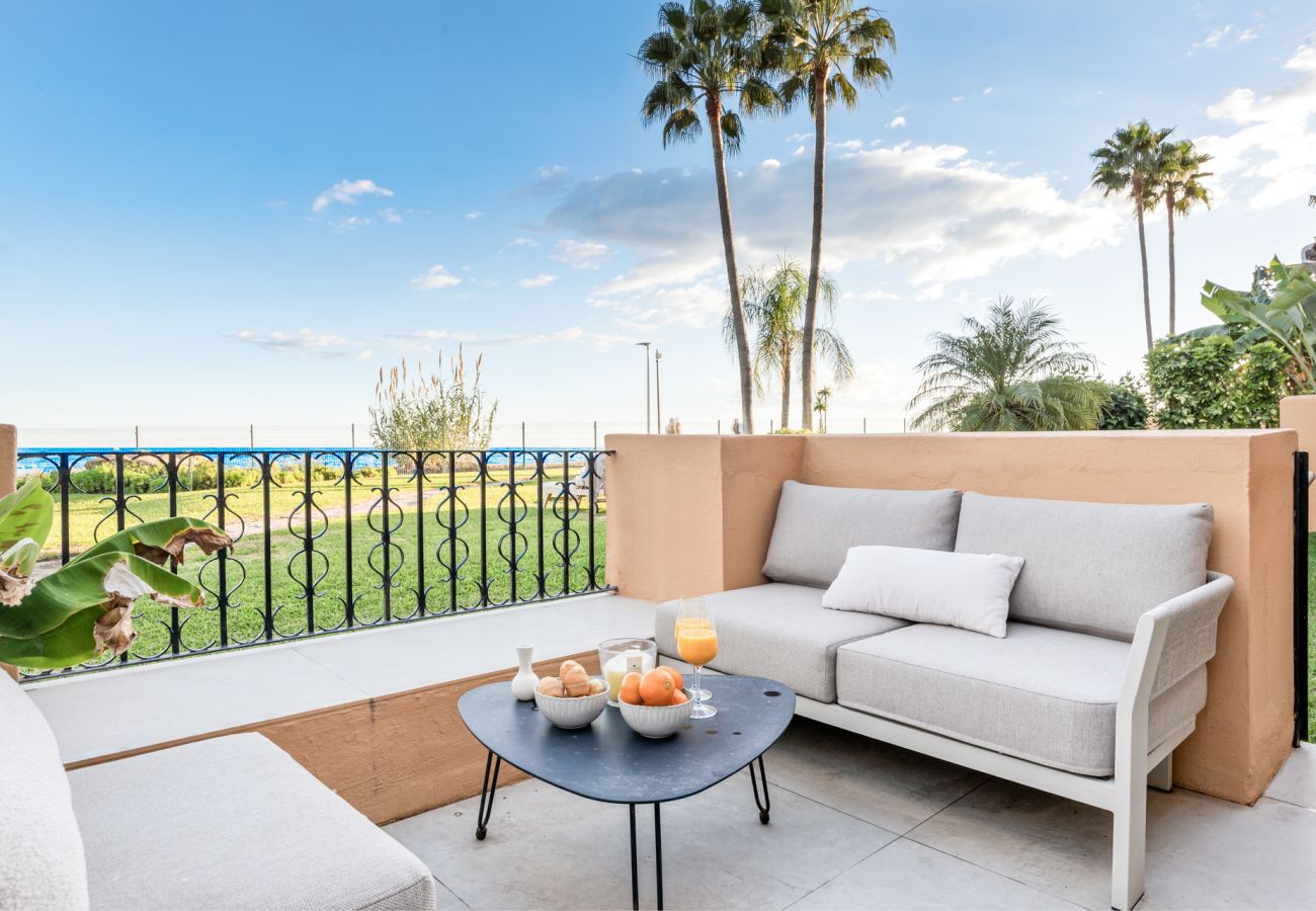 Apartment in Estepona - Beachfront Riviera Playa