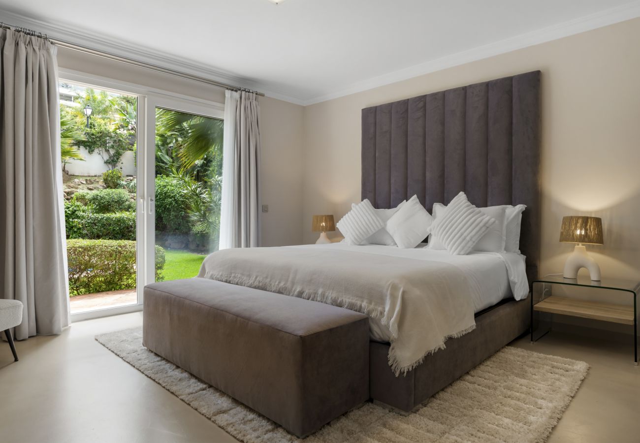 Villa in Nueva andalucia - Villa Cozy