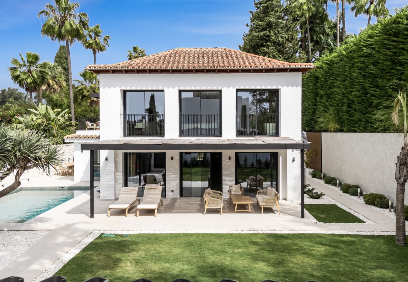 Villa in Nueva andalucia - Villa La Perla